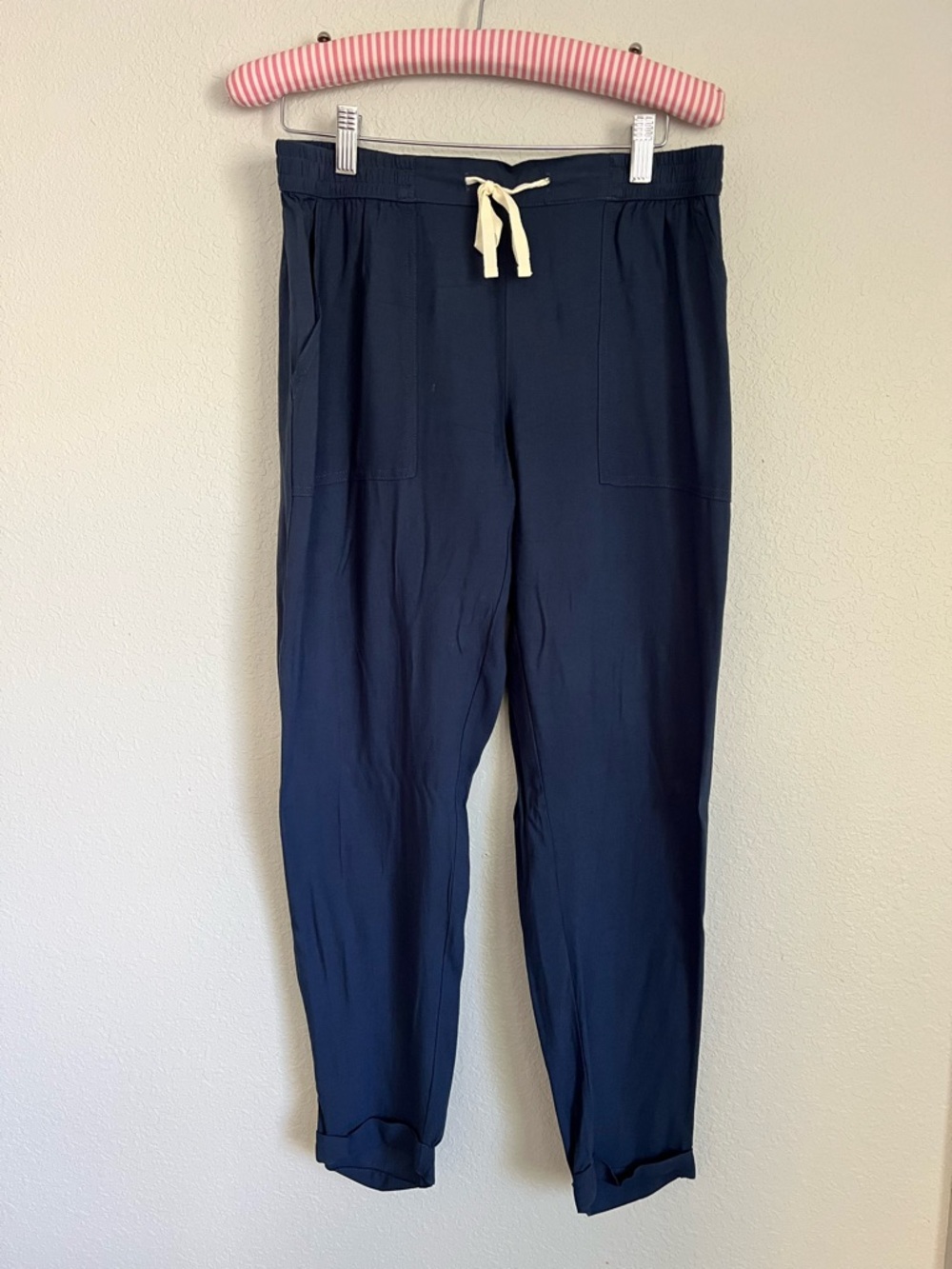 Salt Life Navy Drawstring Pants with Cream Tie. Medium.